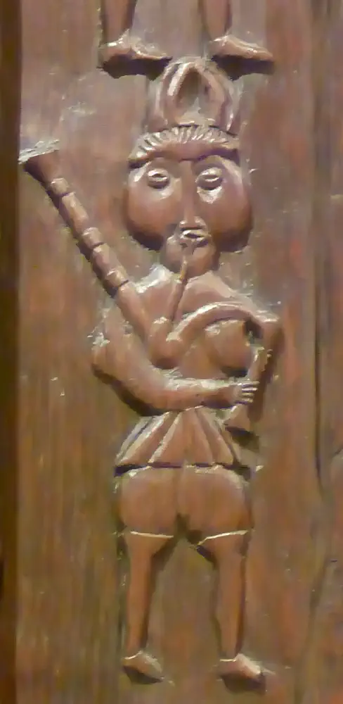 Bagpiper carved around 1600