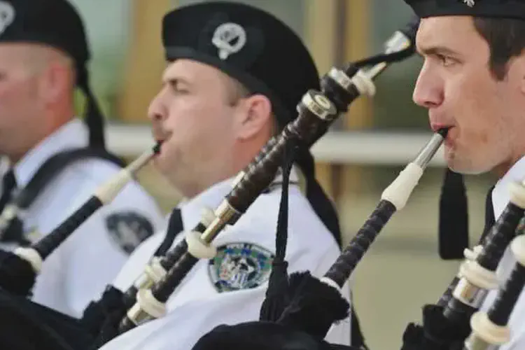 aurora police department pipes and drums
