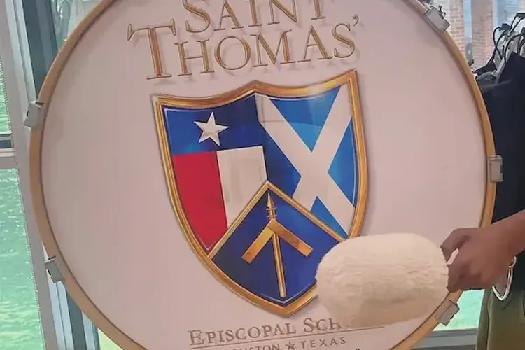 Saint Thomas' Episcopal School pipes and drums