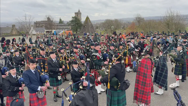 Highland Cathedral - Bagpipes meet Military drum  ❤️ - YouTube
