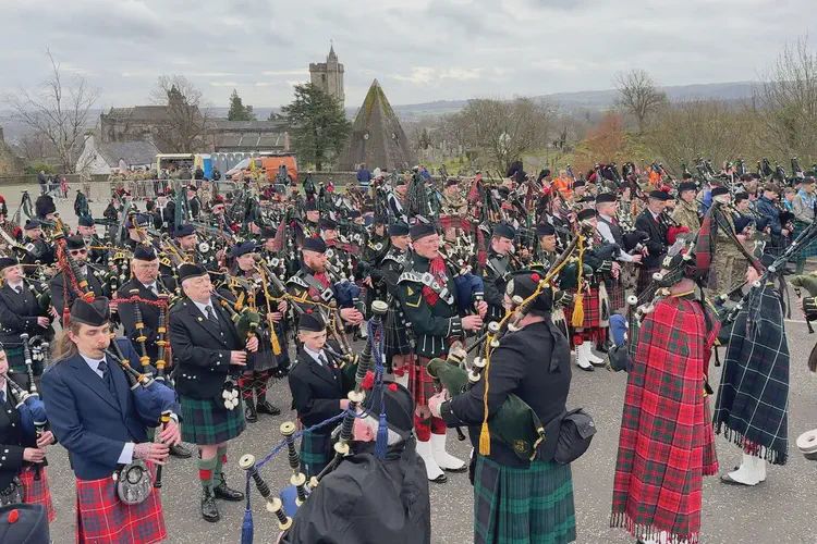 Highland Cathedral - Bagpipes meet Military drum  ❤️ - YouTube