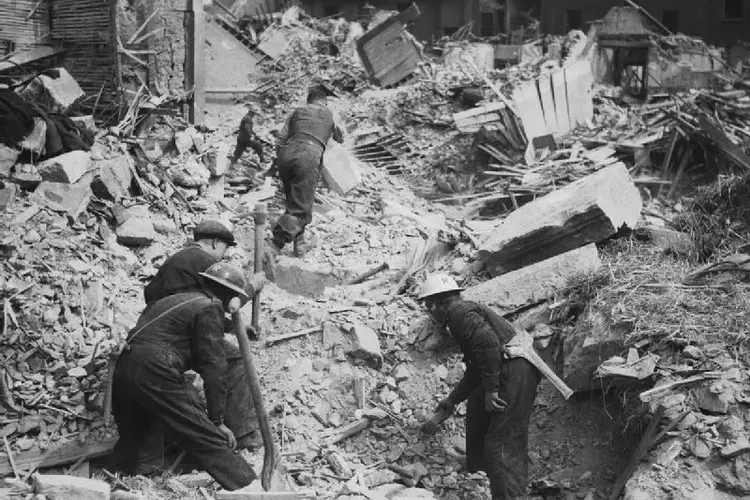 A Luftwaffe bomb kills 13 people in Belfast, known as the Belfast Blitz