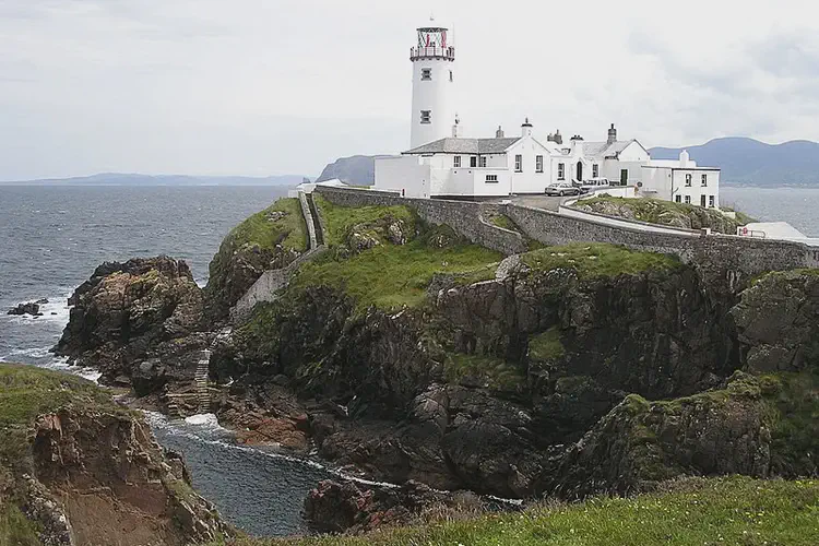 Chidley Coote, granted £500 for the upkeep of six lighthouses