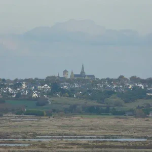Second treaty of Guerande between Yann IV of Brittany & Charles VI of France recognizes Breton Independence