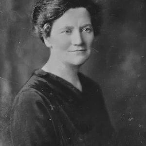Mary MacSwiney, Maire Nic Shuibhne, Irish patriot, is born