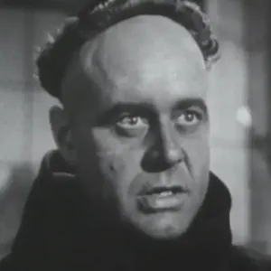 Birth in Dublin of actor Niall MacGinnis