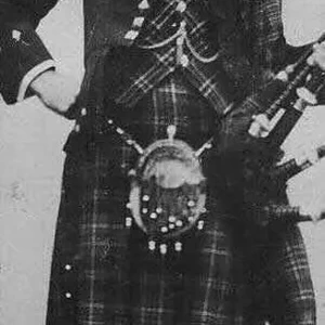 Bagpiper Pipe Major Willie MacLean,  5th Cameron (Lochiel) Highlanders, dies at Kilcreggan, Scotlandage 80