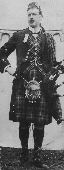 Bagpiper Pipe Major Willie MacLean, 5th Cameron (Lochiel) Highlanders, dies at Kilcreggan, Scotlandage 80