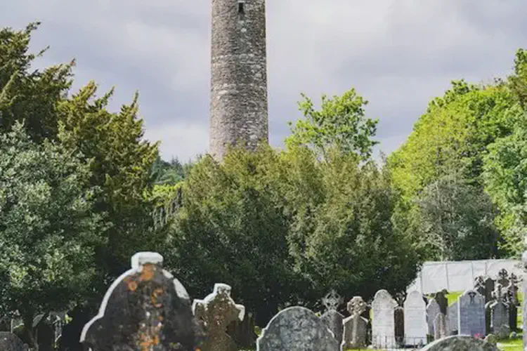 The Royal University of Ireland is founded by charter