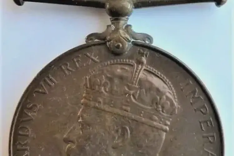 Edward VII and Queen Alexandra visit Ireland
