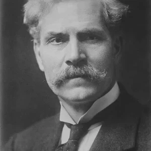 Ramsay MacDonald, first UK Labour Prime Minister, died aboard Reina del Pacifico