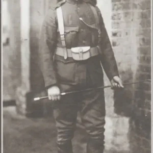 Irish republican Erskine Childers is executed by the Free State government